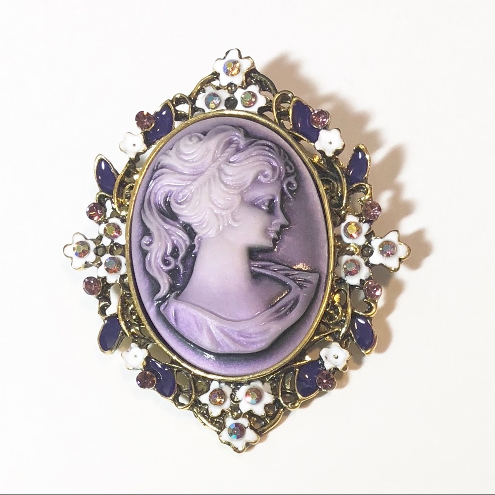 Cameo Brooch Pin